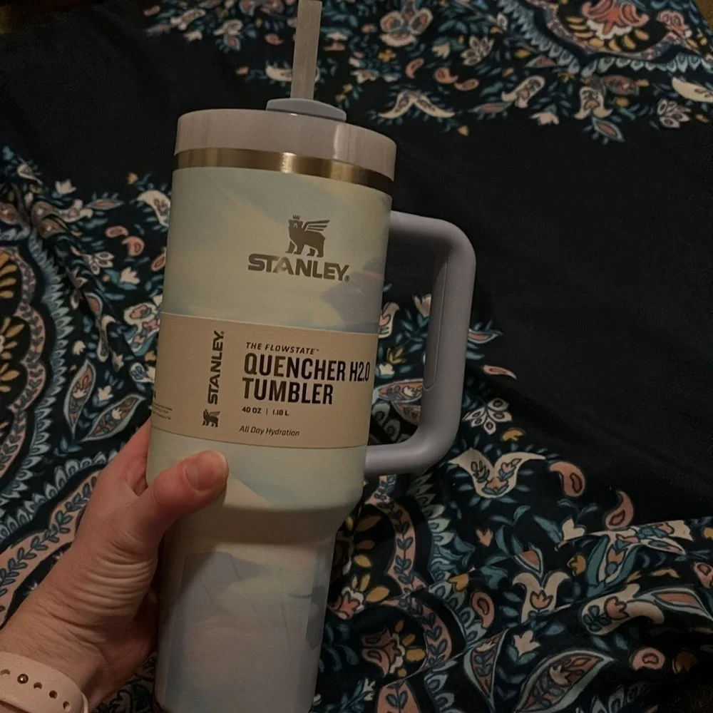 Stanley 40 oz. Quencher H2.0 FlowState Tumbler Clean Slate Drop - Picture 2 of 4